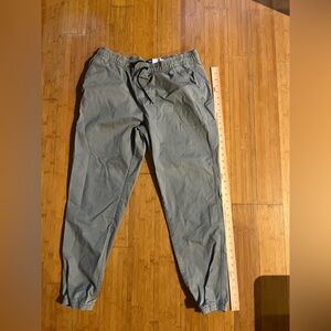 Old Navy men’s modern jogger.